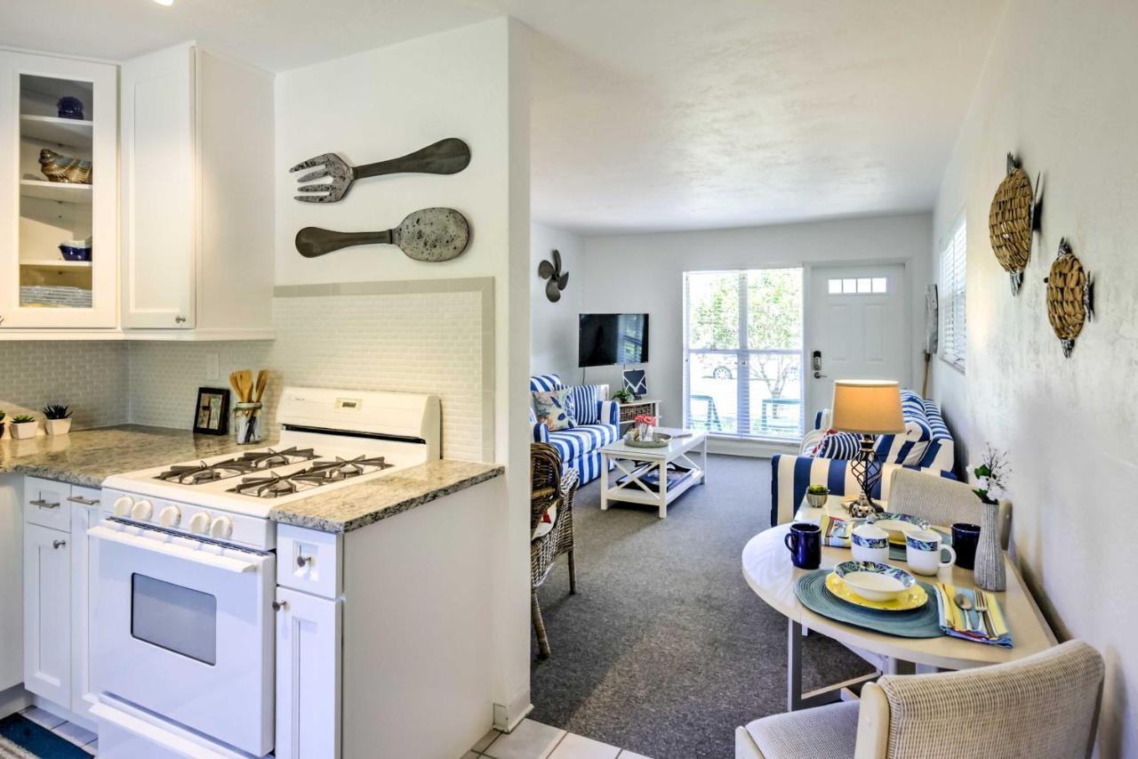 New Smyrna Beach Abode With Fire Pit, Walk To Beach! Extérieur photo