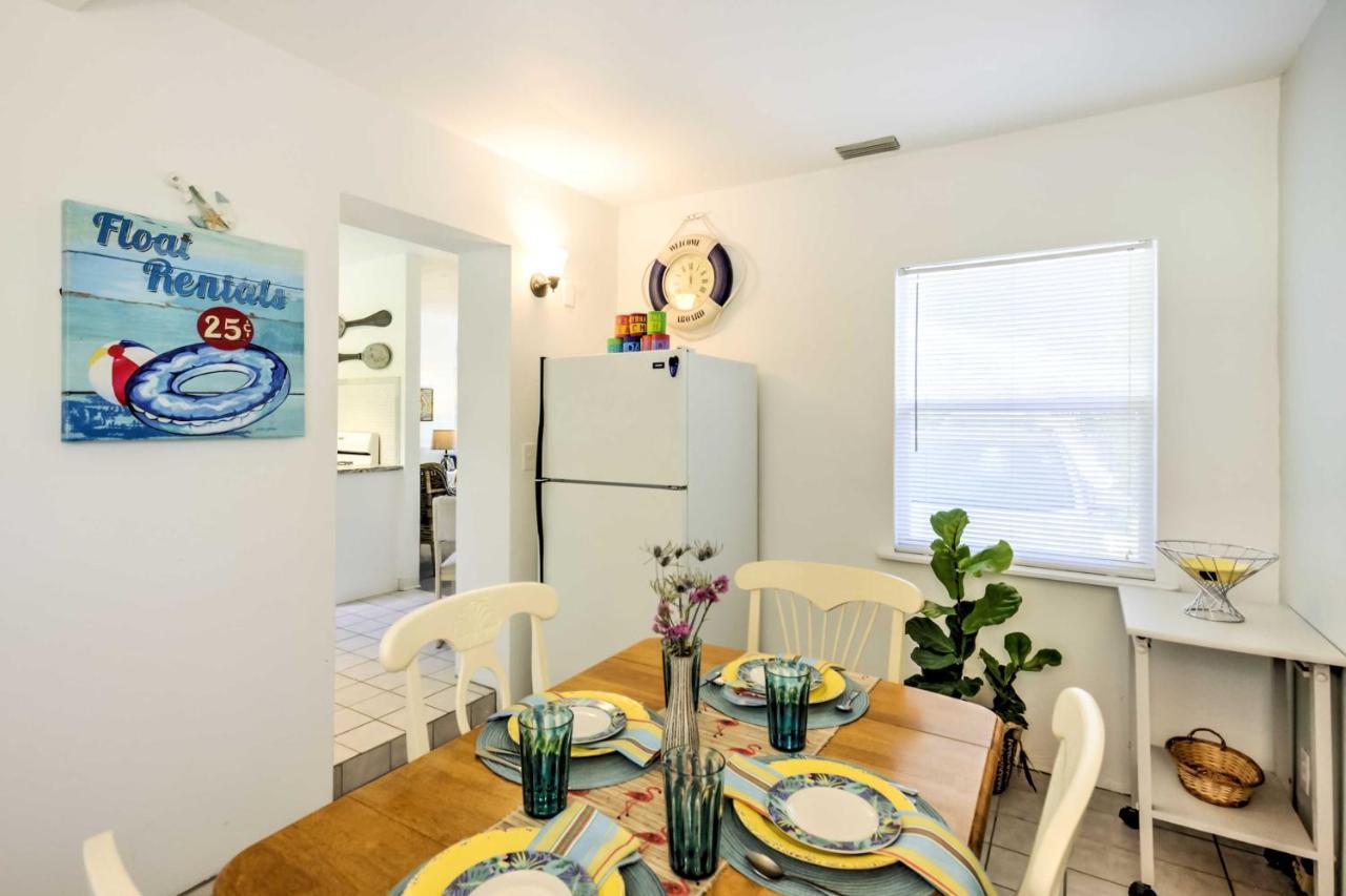 New Smyrna Beach Abode With Fire Pit, Walk To Beach! Extérieur photo