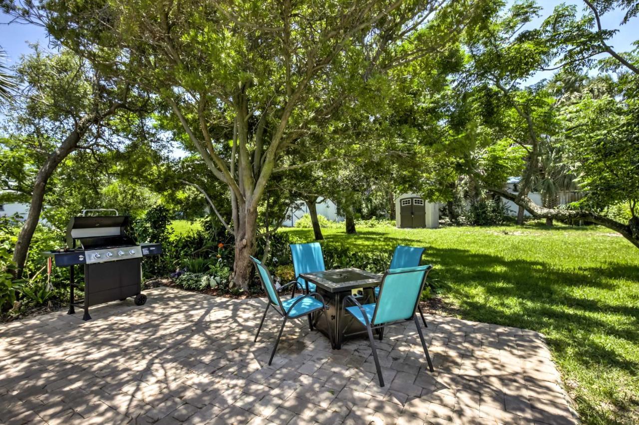 Villa New Smyrna Beach Abode With Fire Pit, Walk To Beach! Extérieur photo